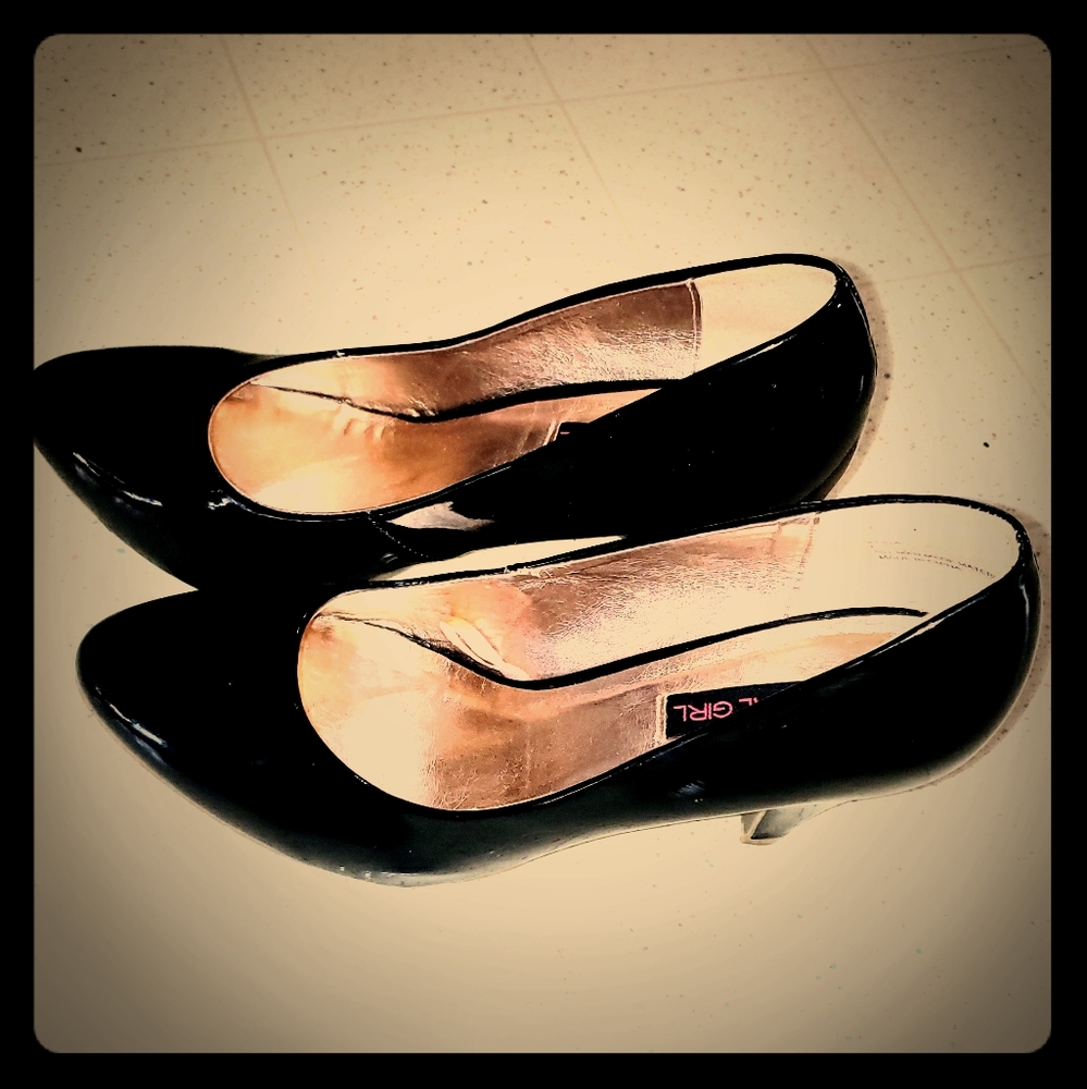 Size 6.6 black heels